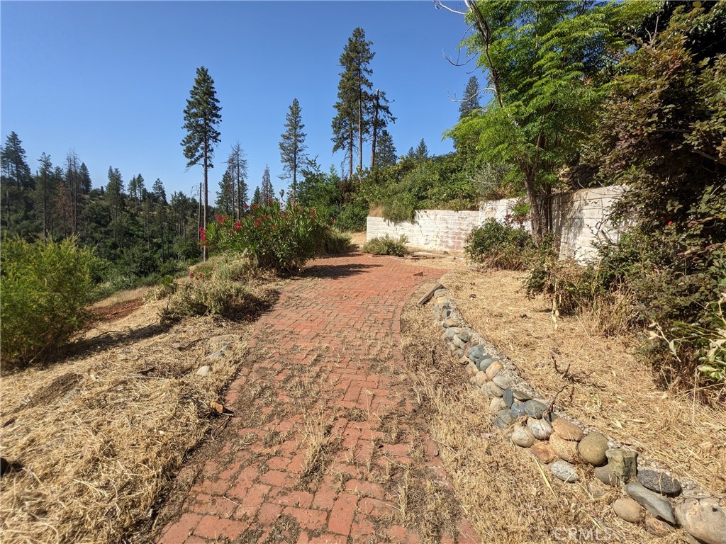 1880 Stearns Road Property Photo 8