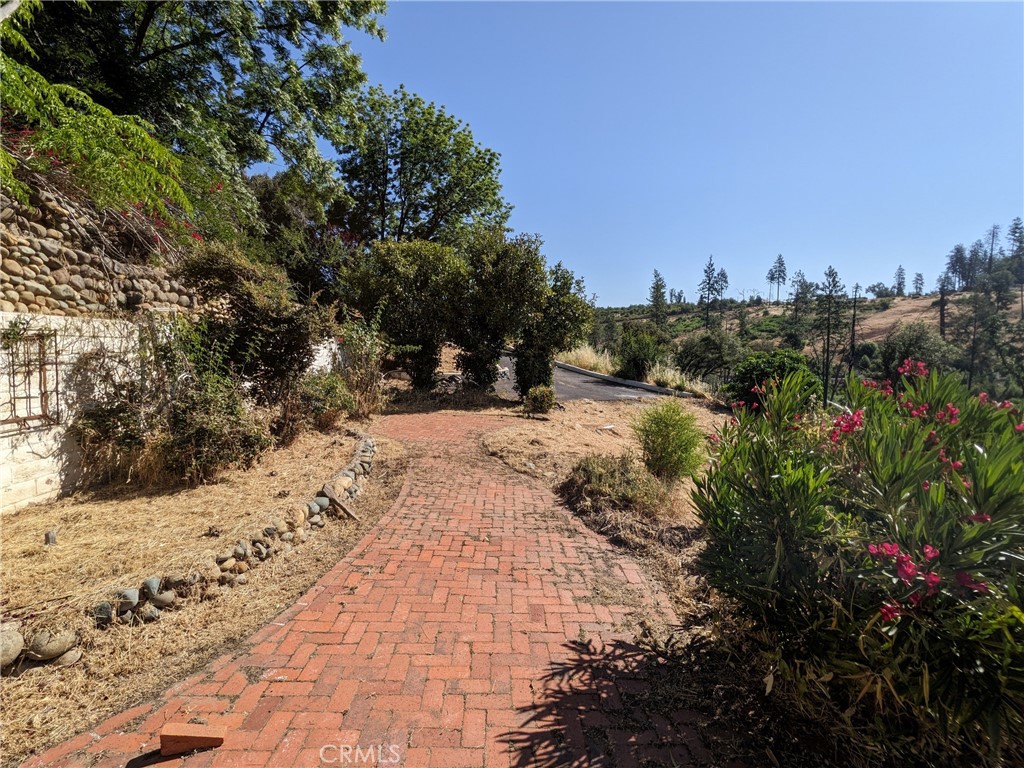 1880 Stearns Road Property Photo 10