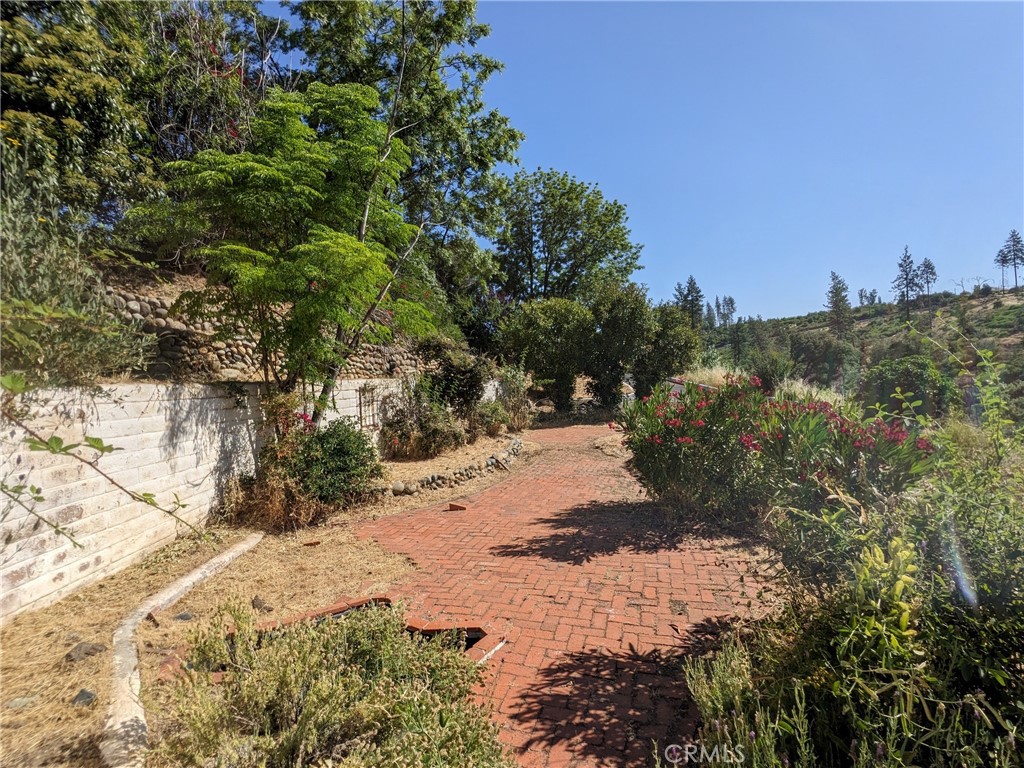 1880 Stearns Road Property Photo 12