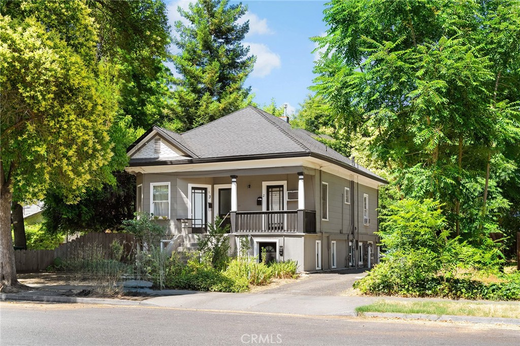 1029 Salem Street Property Photo 1