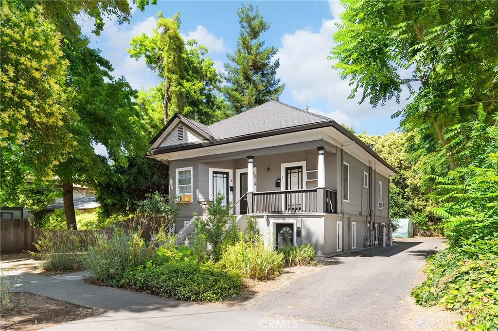 1029 Salem Street Property Photo 2