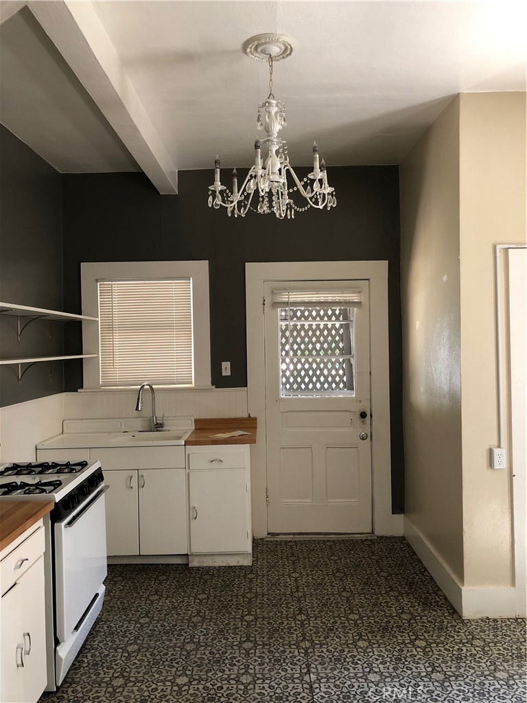 1029 Salem Street Property Photo 18