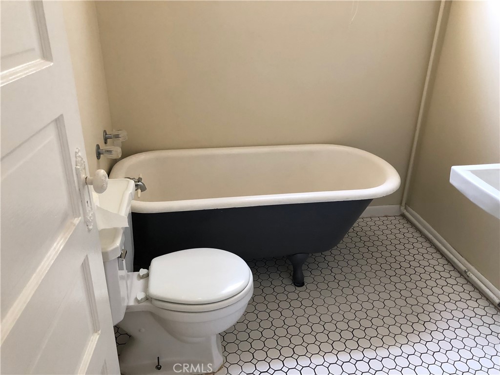 1029 Salem Street Property Photo 23