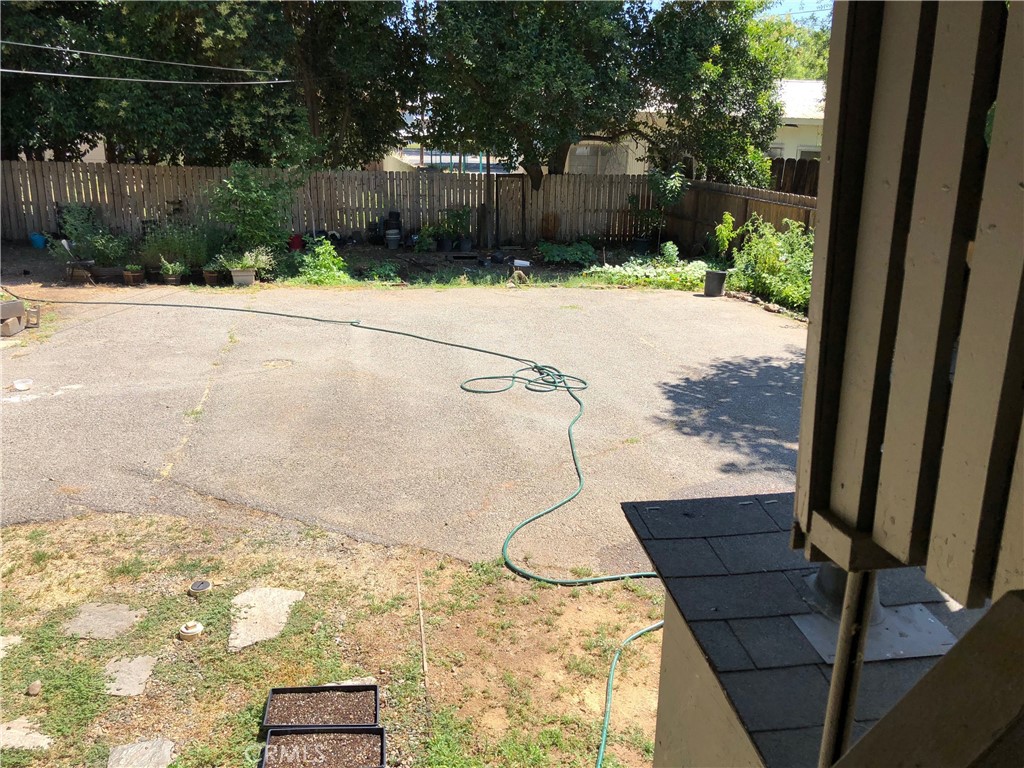 1029 Salem Street Property Photo 26