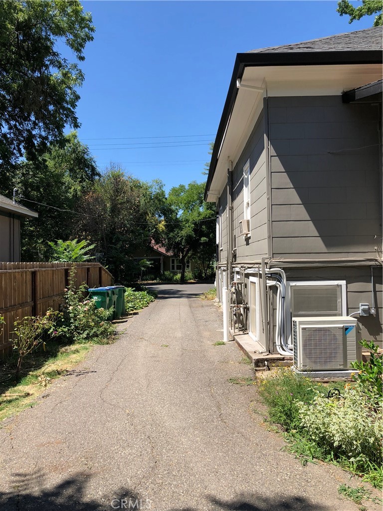 1029 Salem Street Property Photo 27