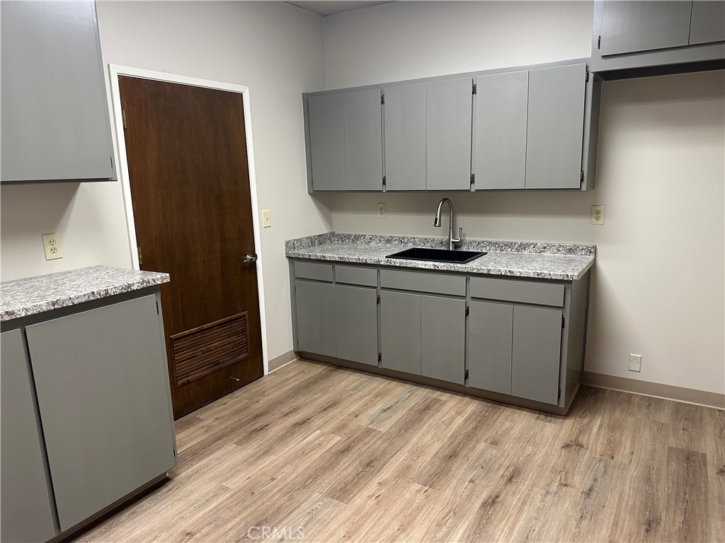 1370 Ridgewood Drive 5 Property Photo 7