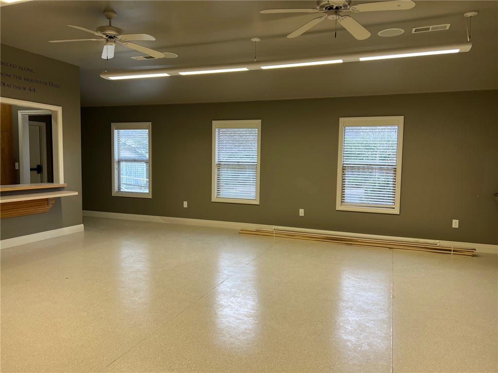 2045 Magnolia Avenue Property Photo 3