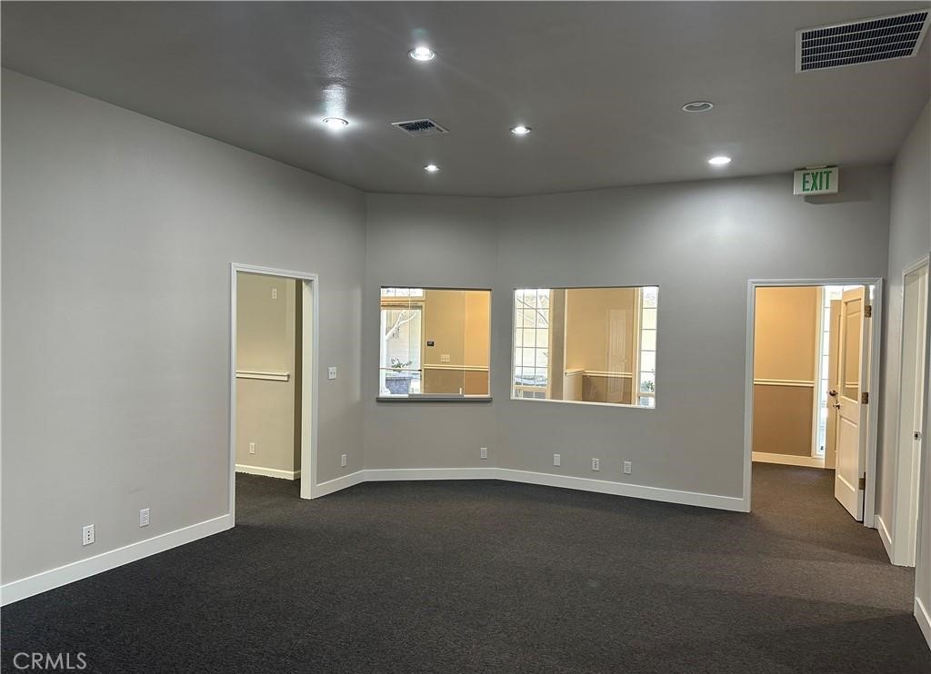 643 W East Avenue Property Photo 5