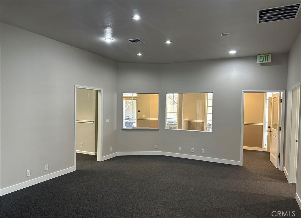 643 W East Avenue Property Photo 5
