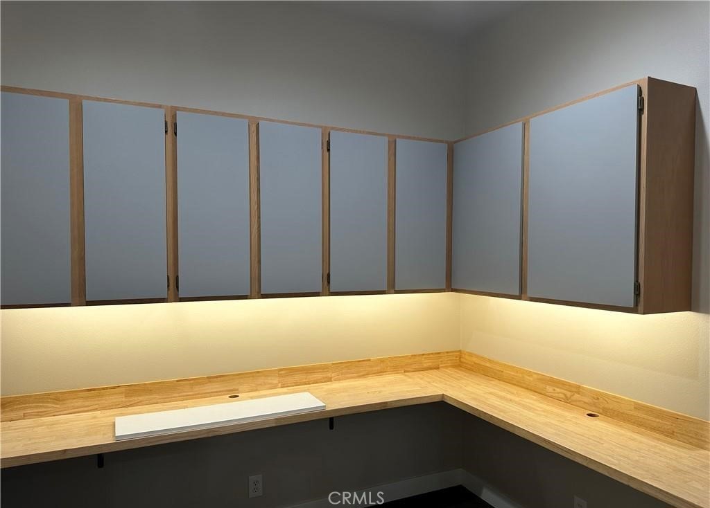 643 W East Avenue Property Photo 6