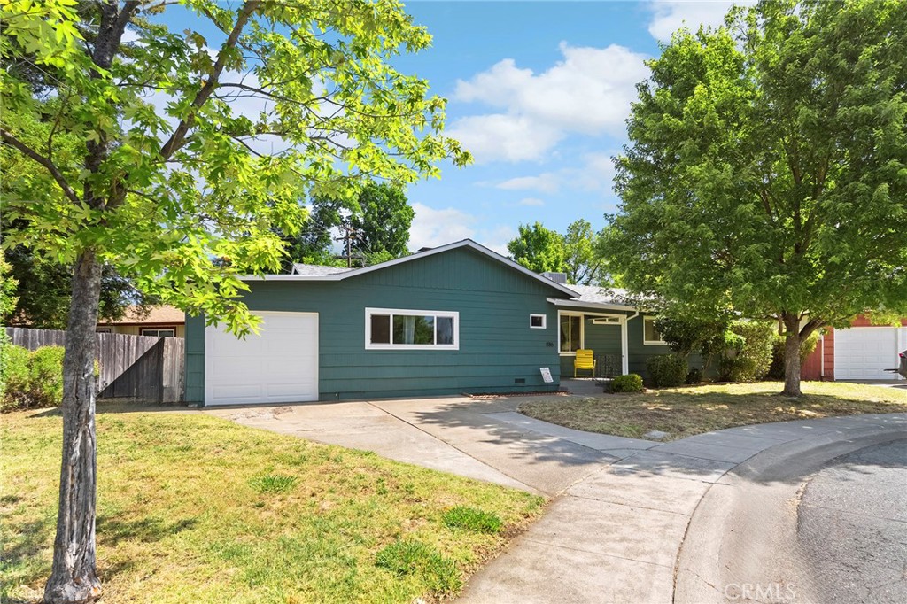 886 Lynn Lane Property Photo 1