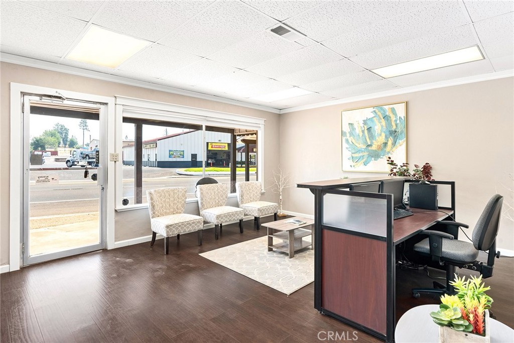 6333 Skyway Property Photo 6