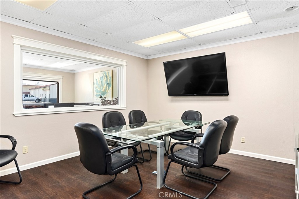 6333 Skyway Property Photo 7