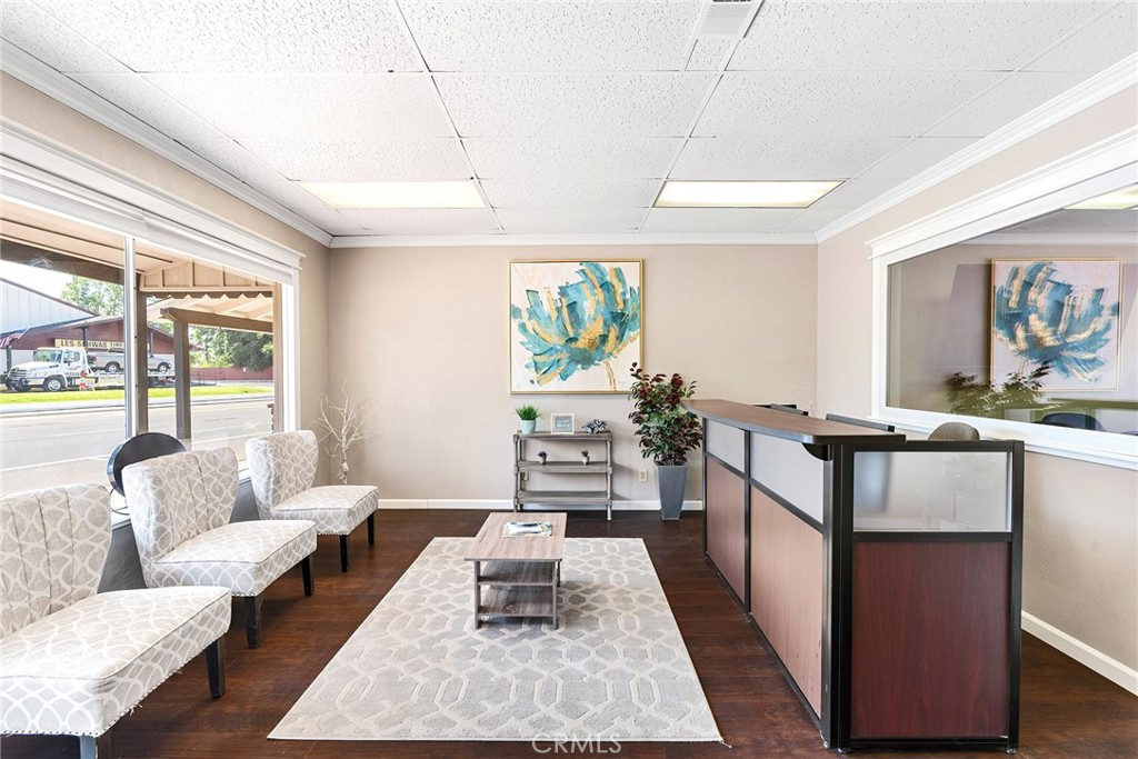 6333 Skyway Property Photo 8