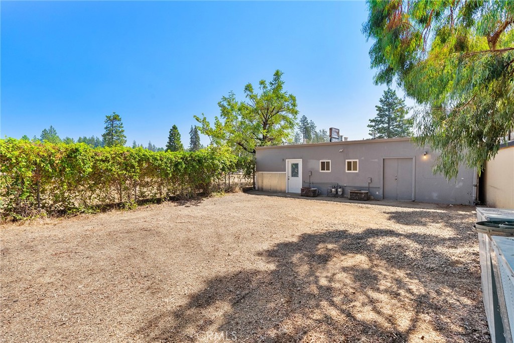6333 Skyway Property Photo 32