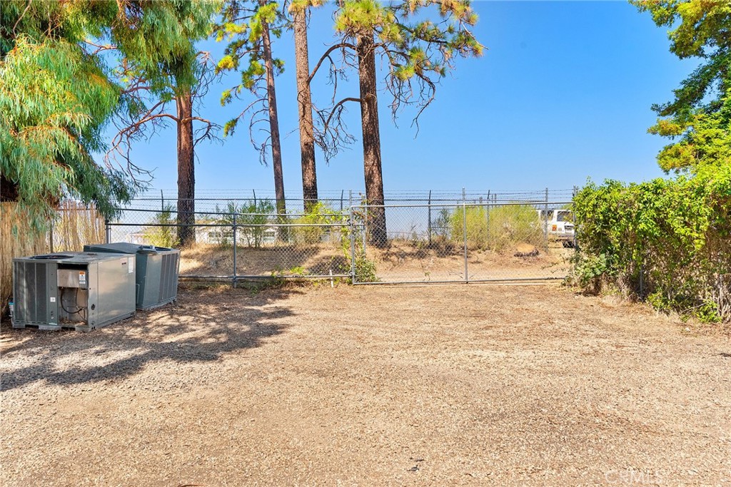 6333 Skyway Property Photo 35