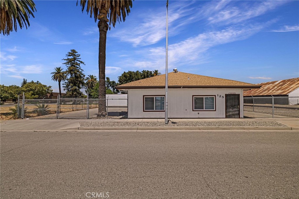 125 E Sycamore Street Property Photo 4