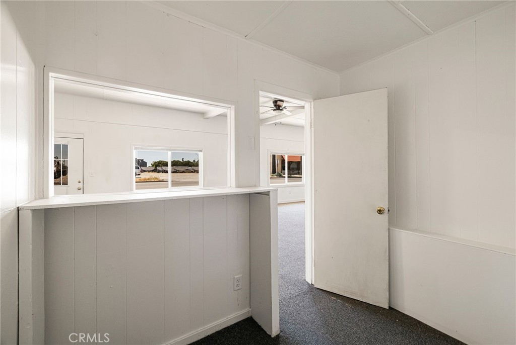 125 E Sycamore Street Property Photo 12