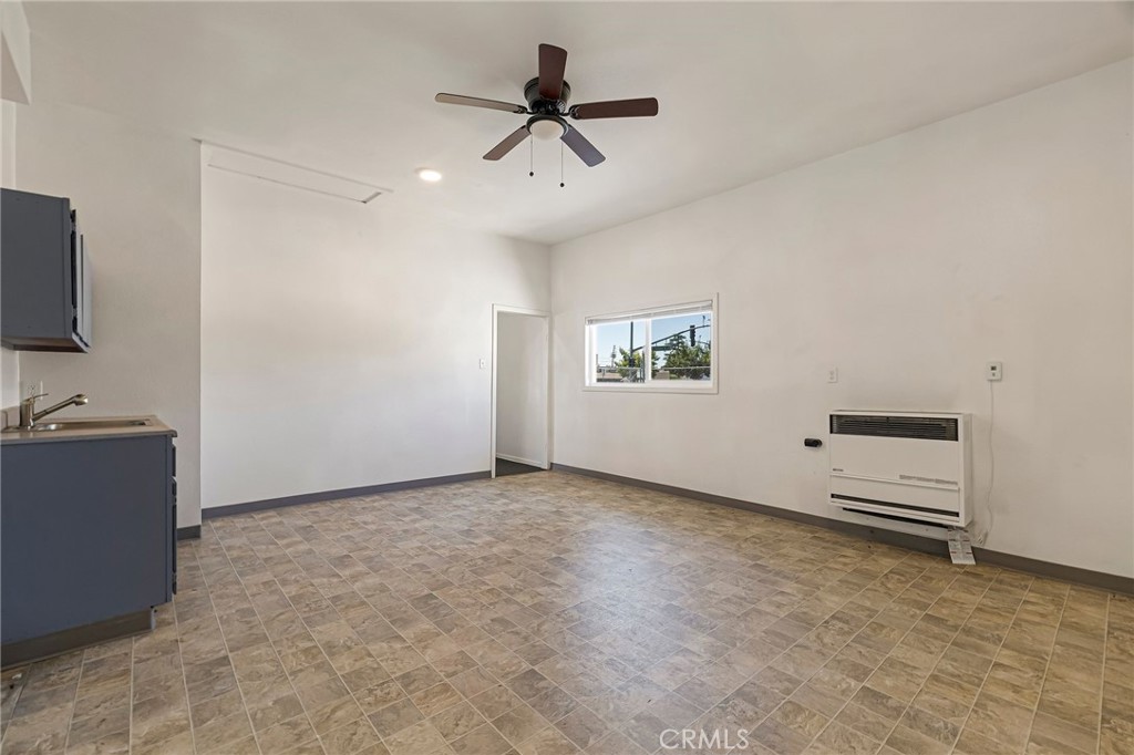 125 E Sycamore Street Property Photo 16