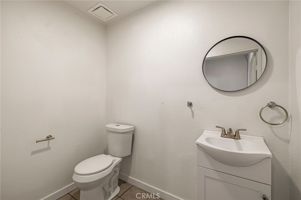 125 E Sycamore Street Property Photo 18