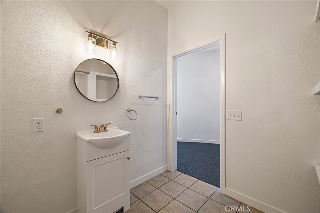 125 E Sycamore Street Property Photo 22