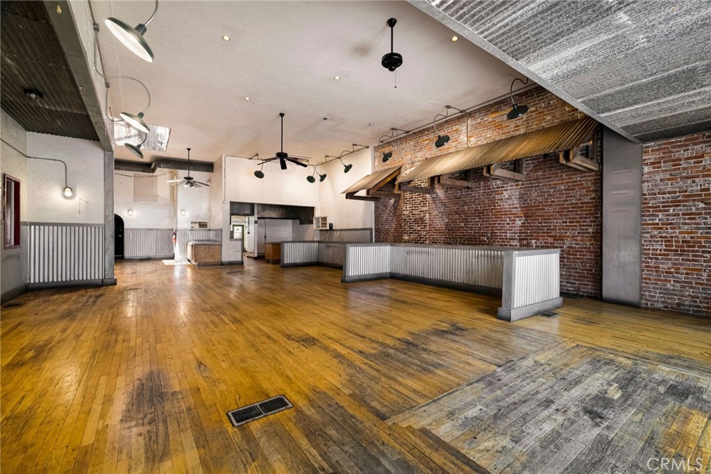 131 Broadway Street Property Photo 13