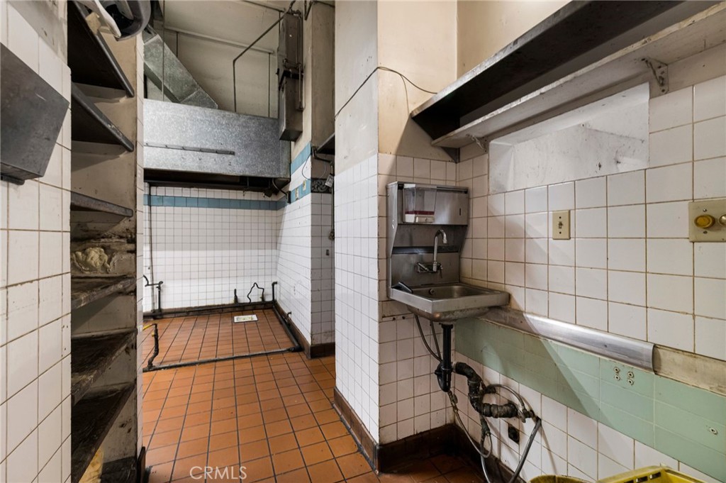 131 Broadway Street Property Photo 22
