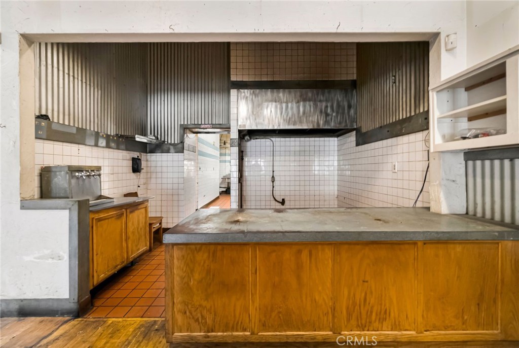 131 Broadway Street Property Photo 23
