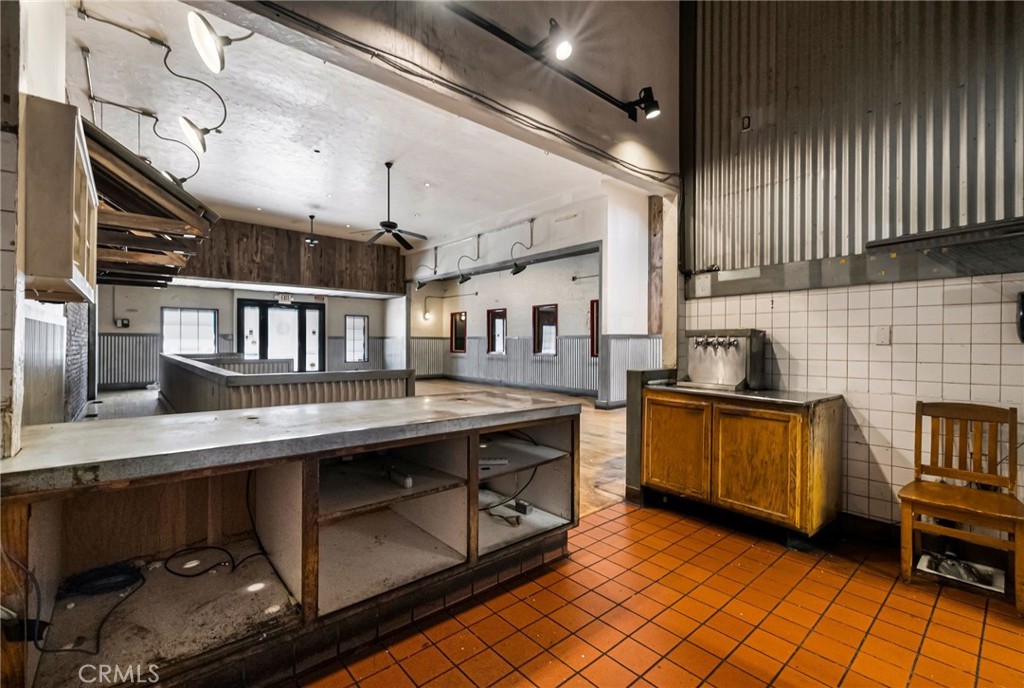 131 Broadway Street Property Photo 24