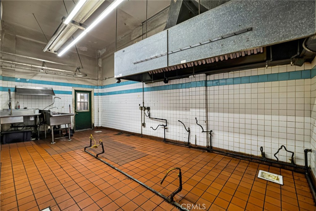 131 Broadway Street Property Photo 25