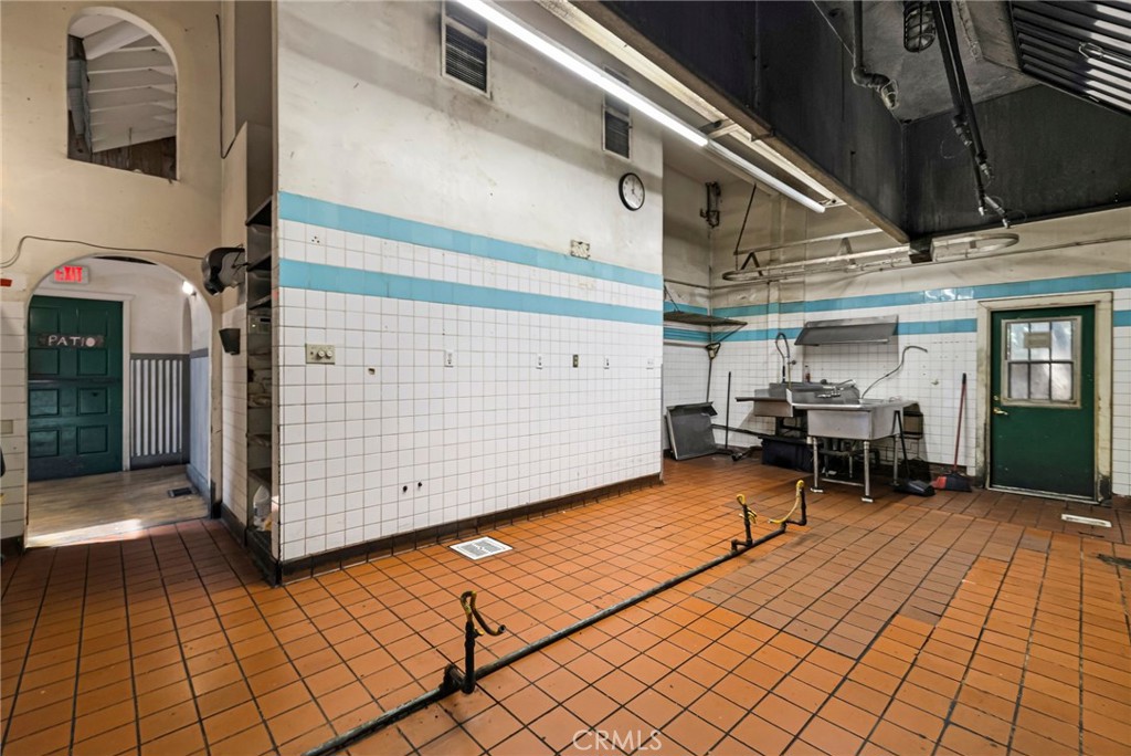 131 Broadway Street Property Photo 26