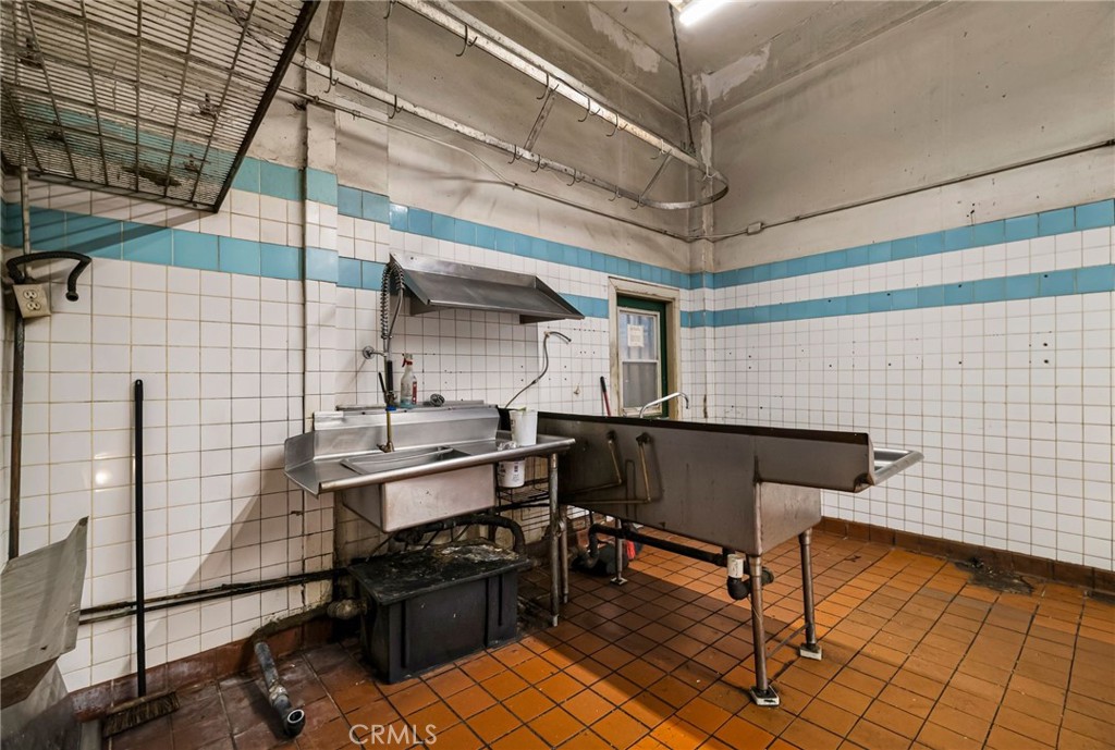 131 Broadway Street Property Photo 28