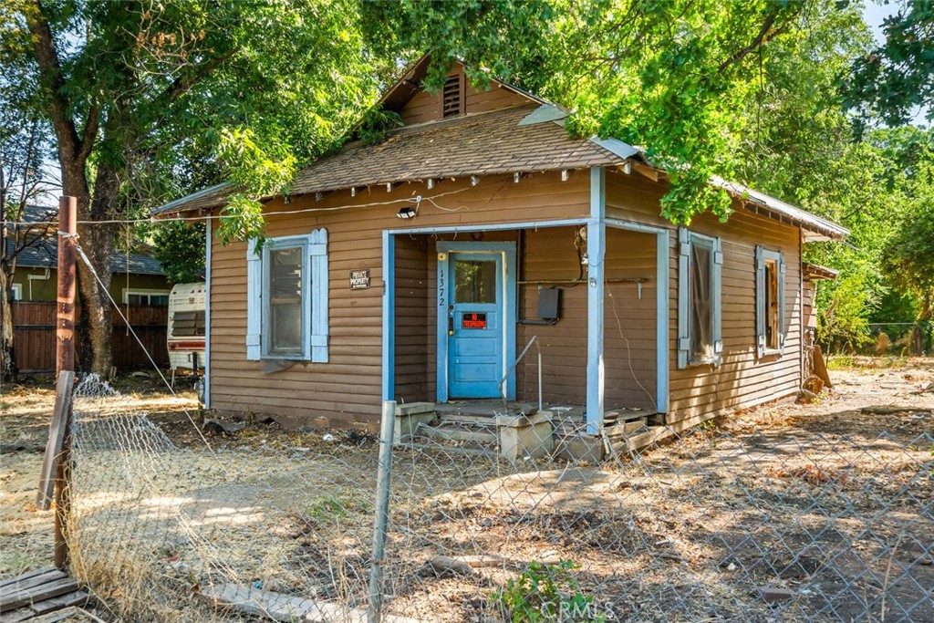 1372 Davis Street Property Photo 1
