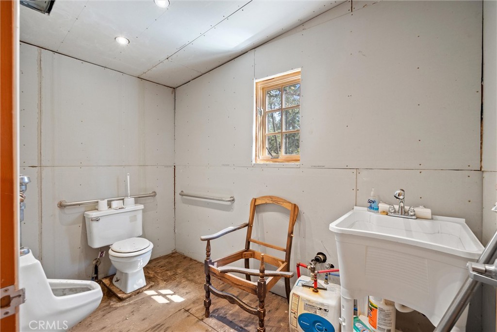 1918 E Main Street Property Photo 24