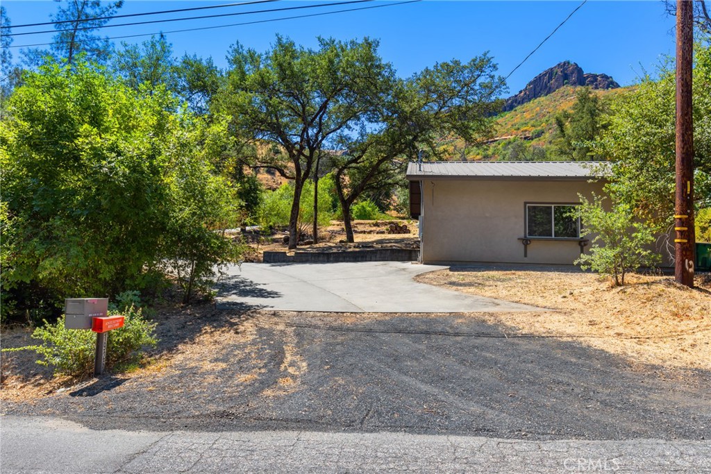 1926 Honey Run Road Property Photo 6