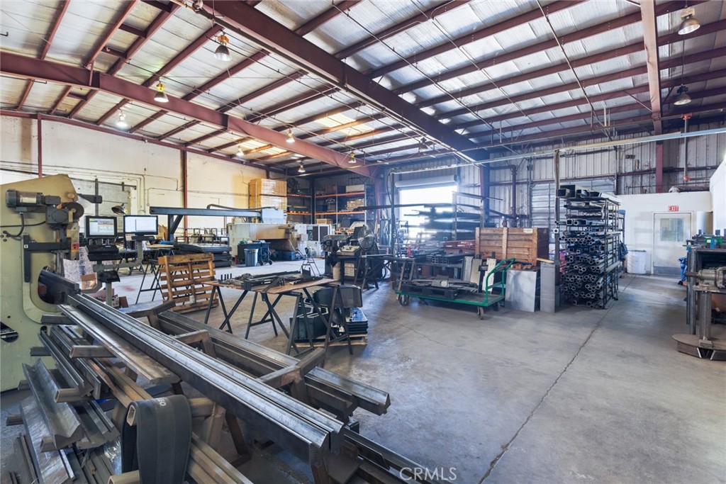 651 Thunderbolt Street Property Photo 4