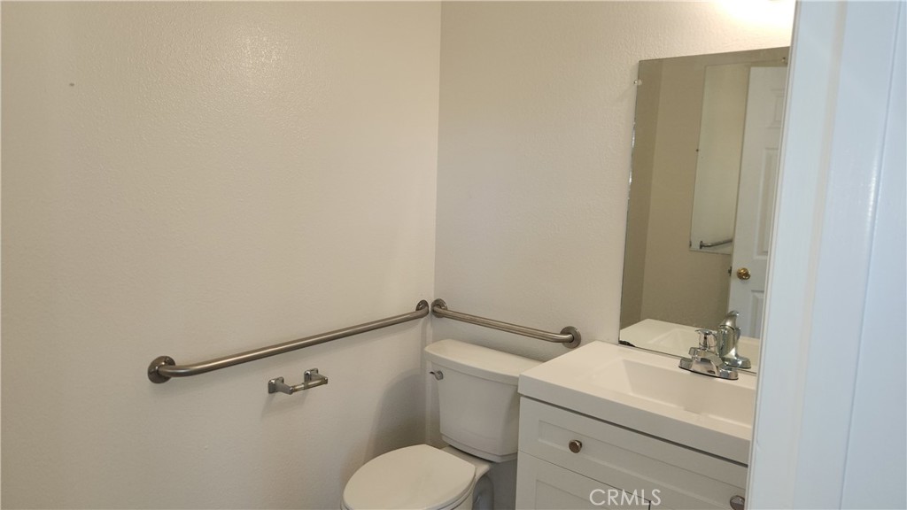 4 Williamsburg Lane Property Photo 8