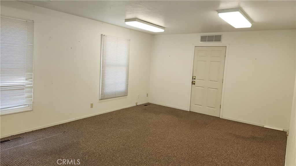 4 Williamsburg Lane Property Photo 9