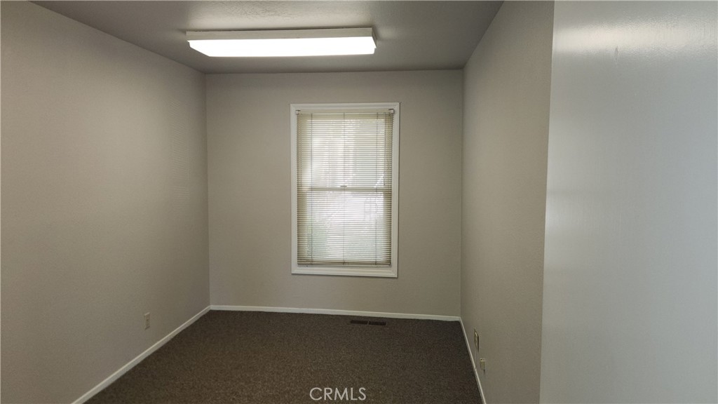 4 Williamsburg Lane Property Photo 10
