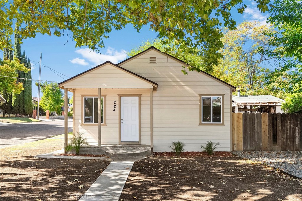 224 S Jackson St Property Photo 1