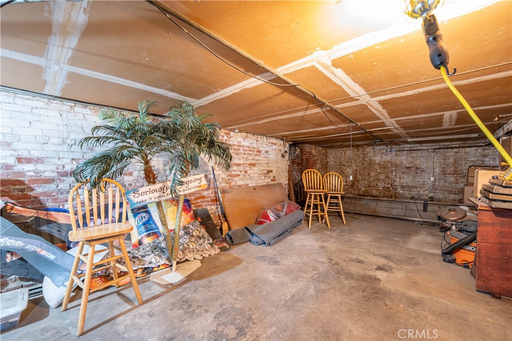 501 Walnut Property Photo 17