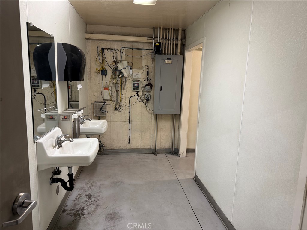 2270 Ivy Property Photo 8