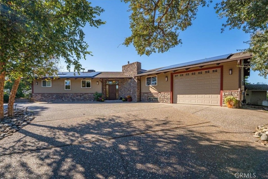 14805 Hilltop Drive Property Photo 3