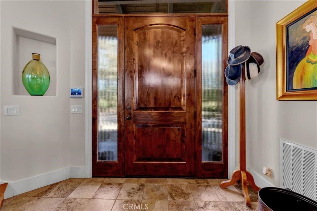 14805 Hilltop Drive Property Photo 4