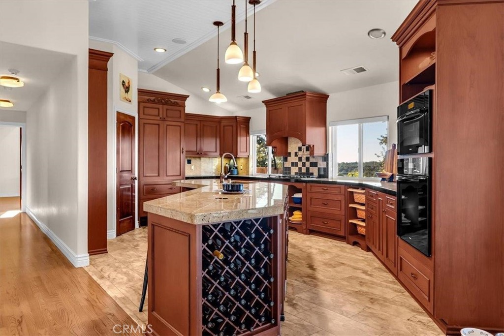 14805 Hilltop Drive Property Photo 13