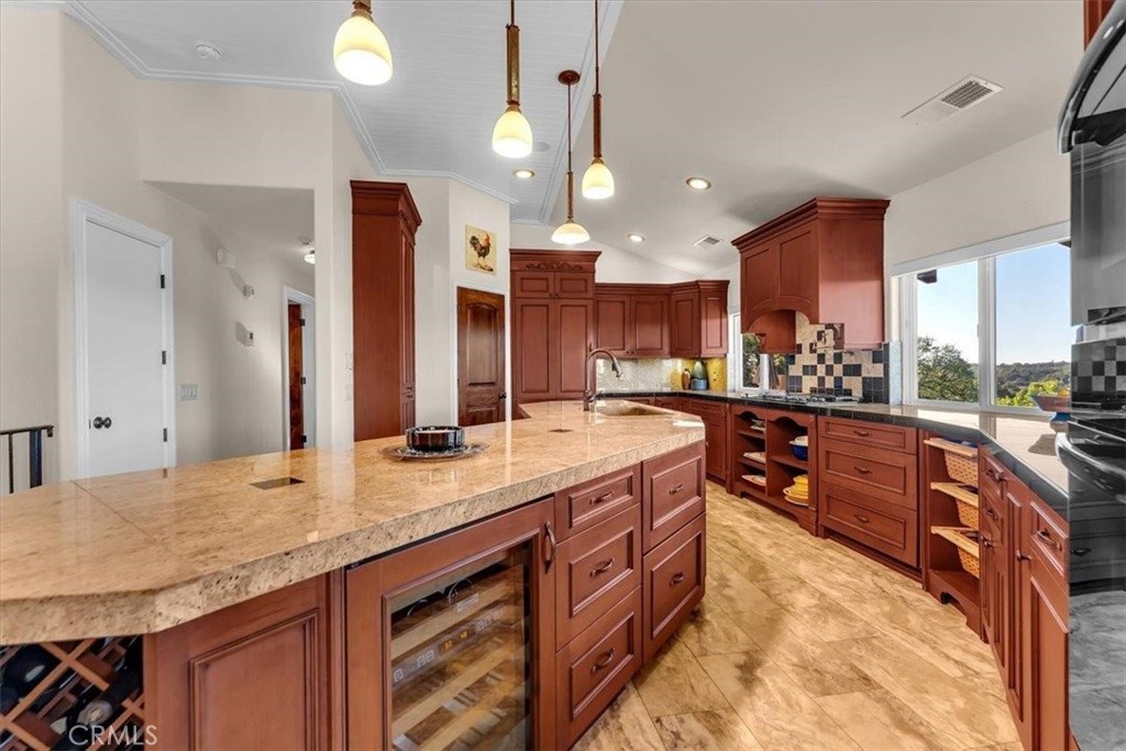 14805 Hilltop Drive Property Photo 14