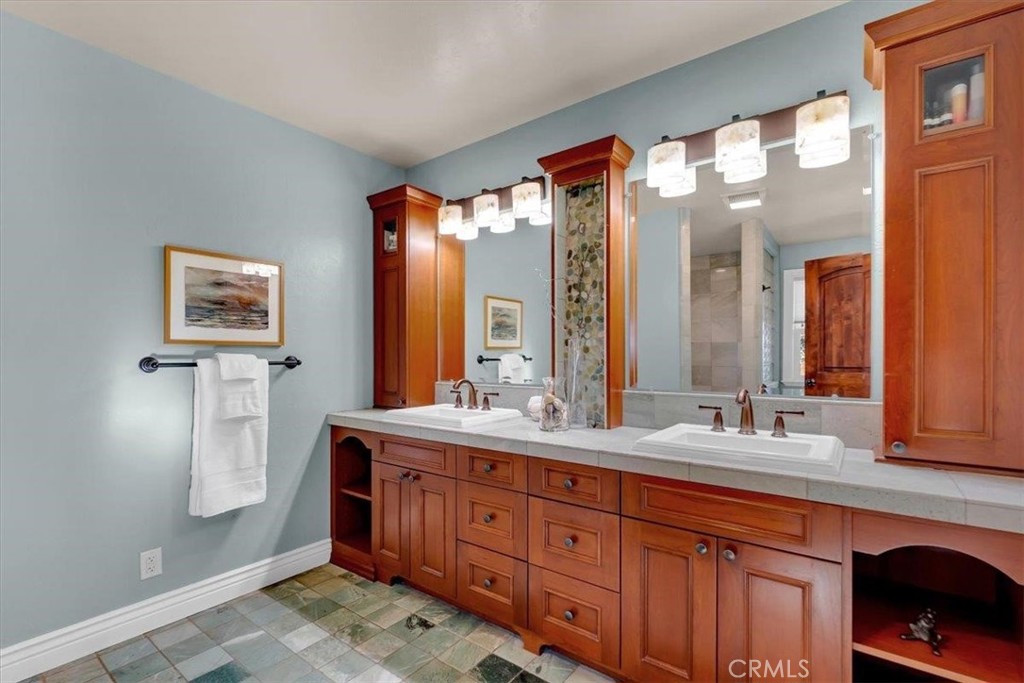 14805 Hilltop Drive Property Photo 22