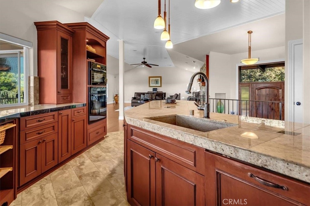 14807 Hilltop Drive Property Photo 14