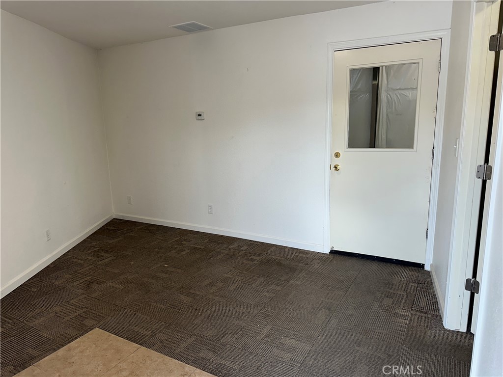 1200 W East Property Photo 7