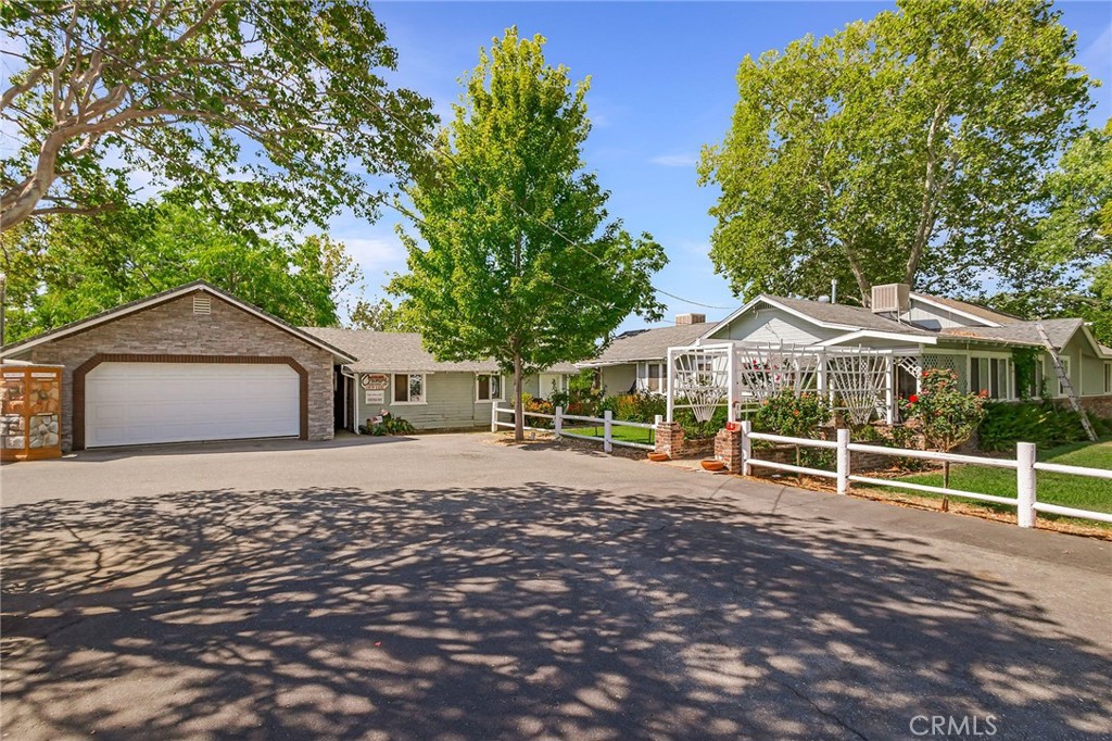 405 Grand Property Photo 2